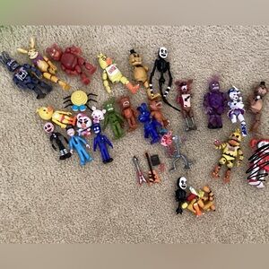 *RARE* Set of 24 Fine condition five nights at Freddys action figures